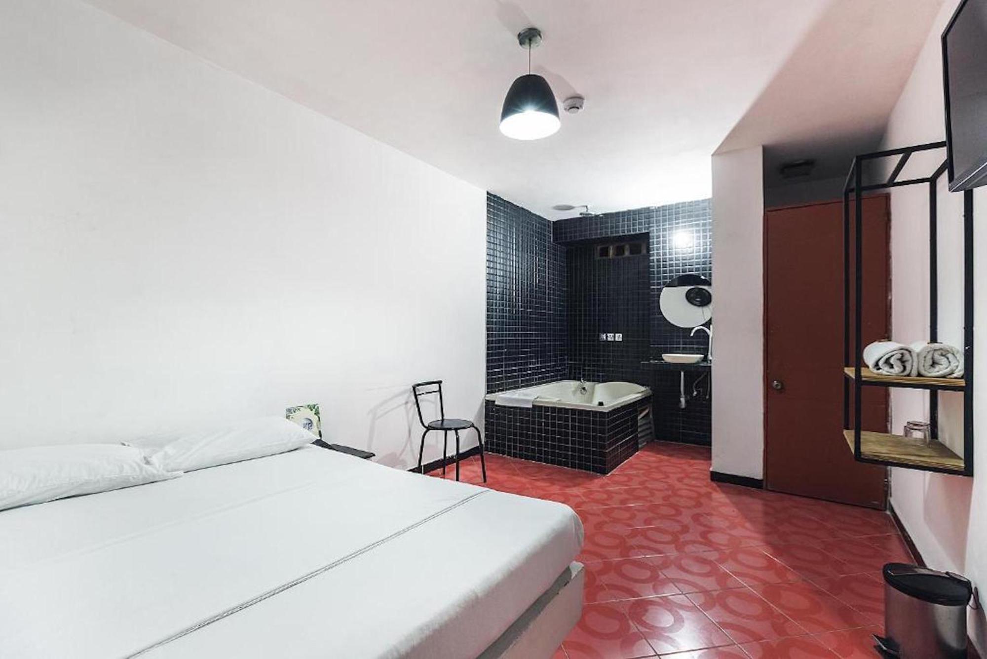 Green Hotel Natural Medellin Bagian luar foto